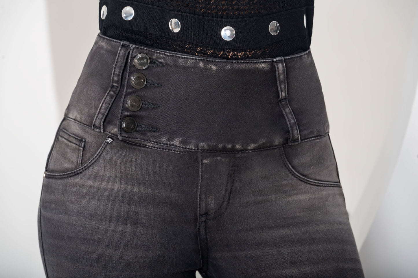 Jean Pretina Alta Control Abdomen - Bota Campana - Gris Oscuro Ref 1759