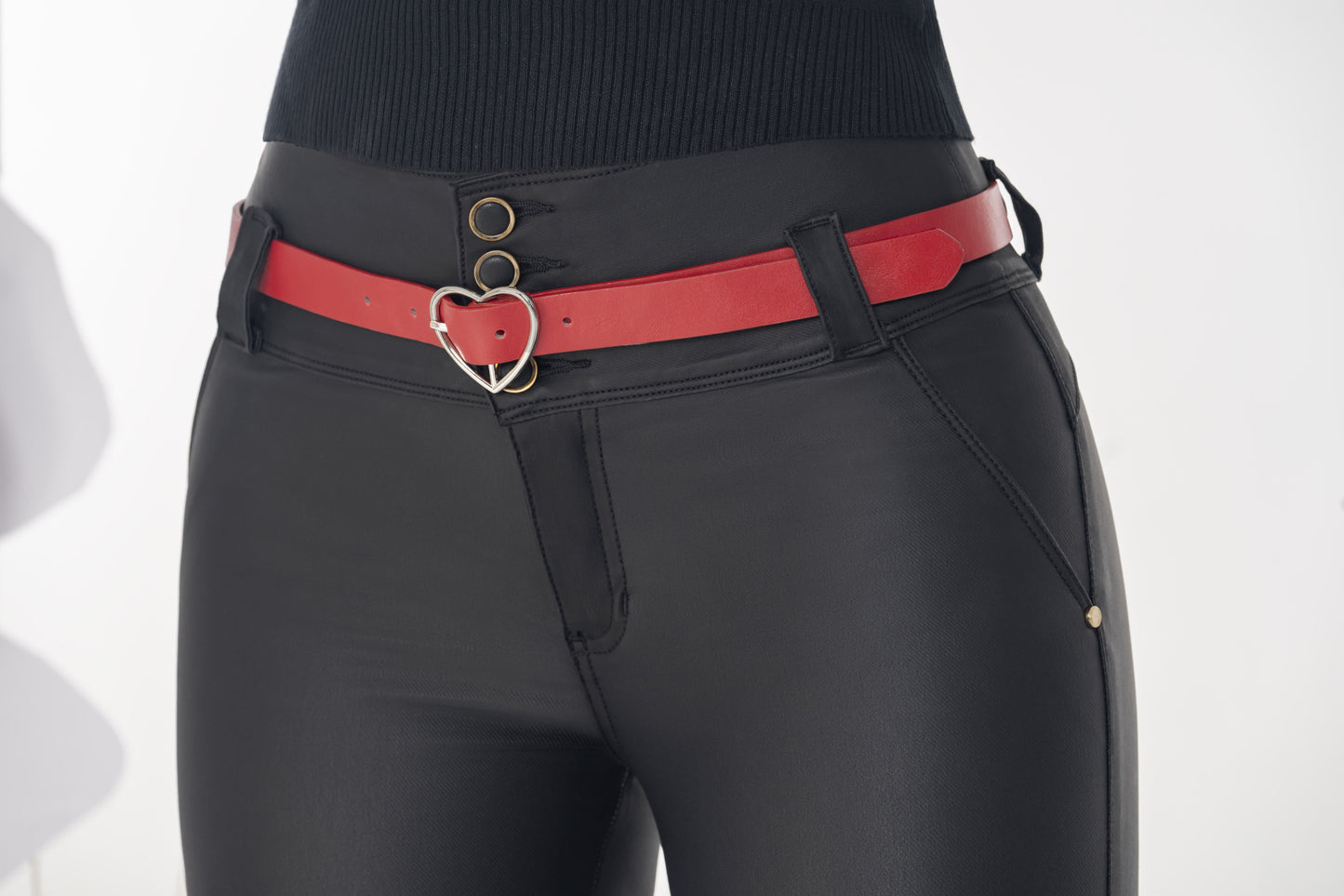Pantalón Pretina Alta Control Abdomen - Bota Tubo - Efecto Cuero Ref 1815