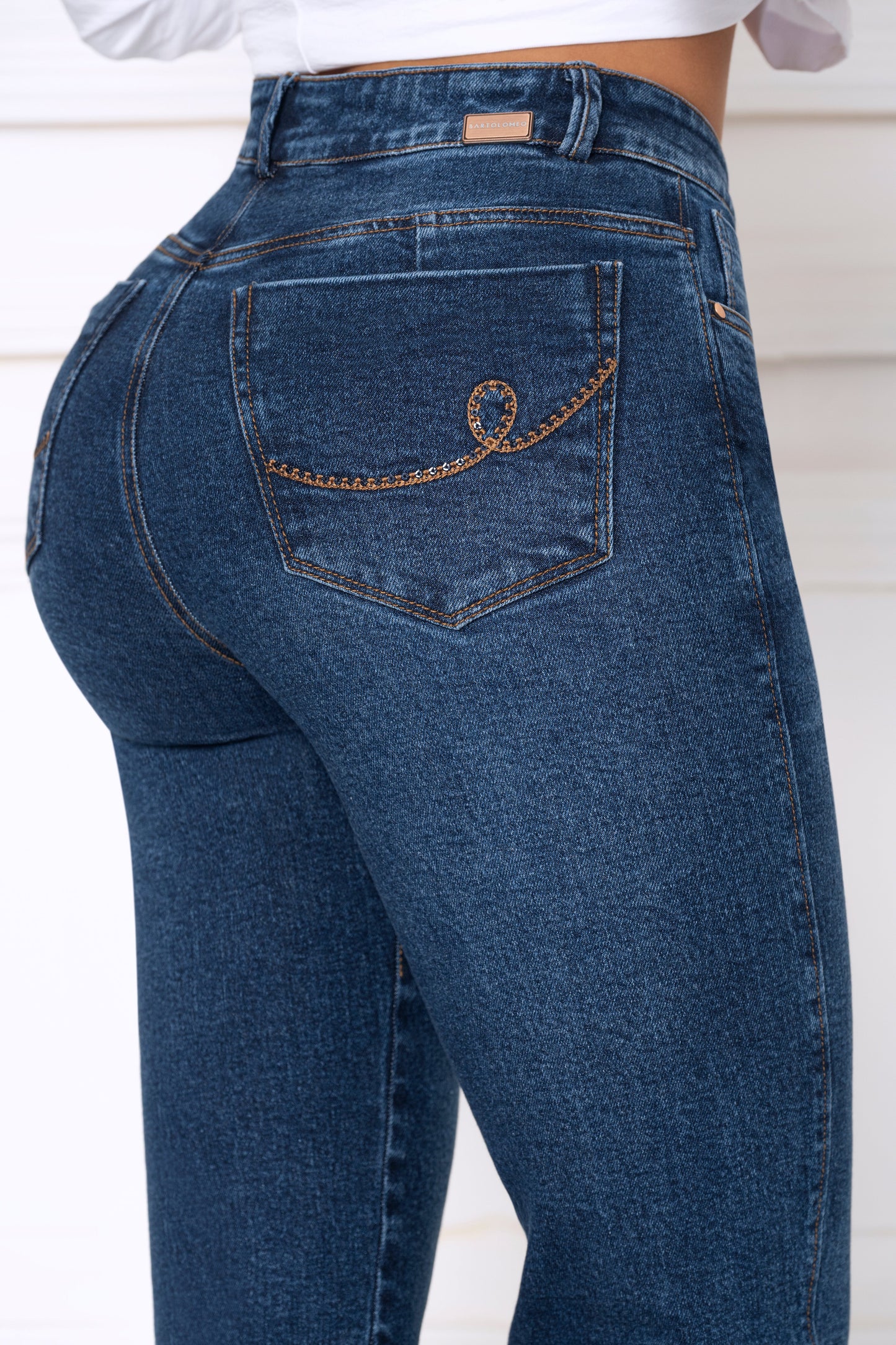 Jean Indigo Licrado Mom Fit Ref 2178